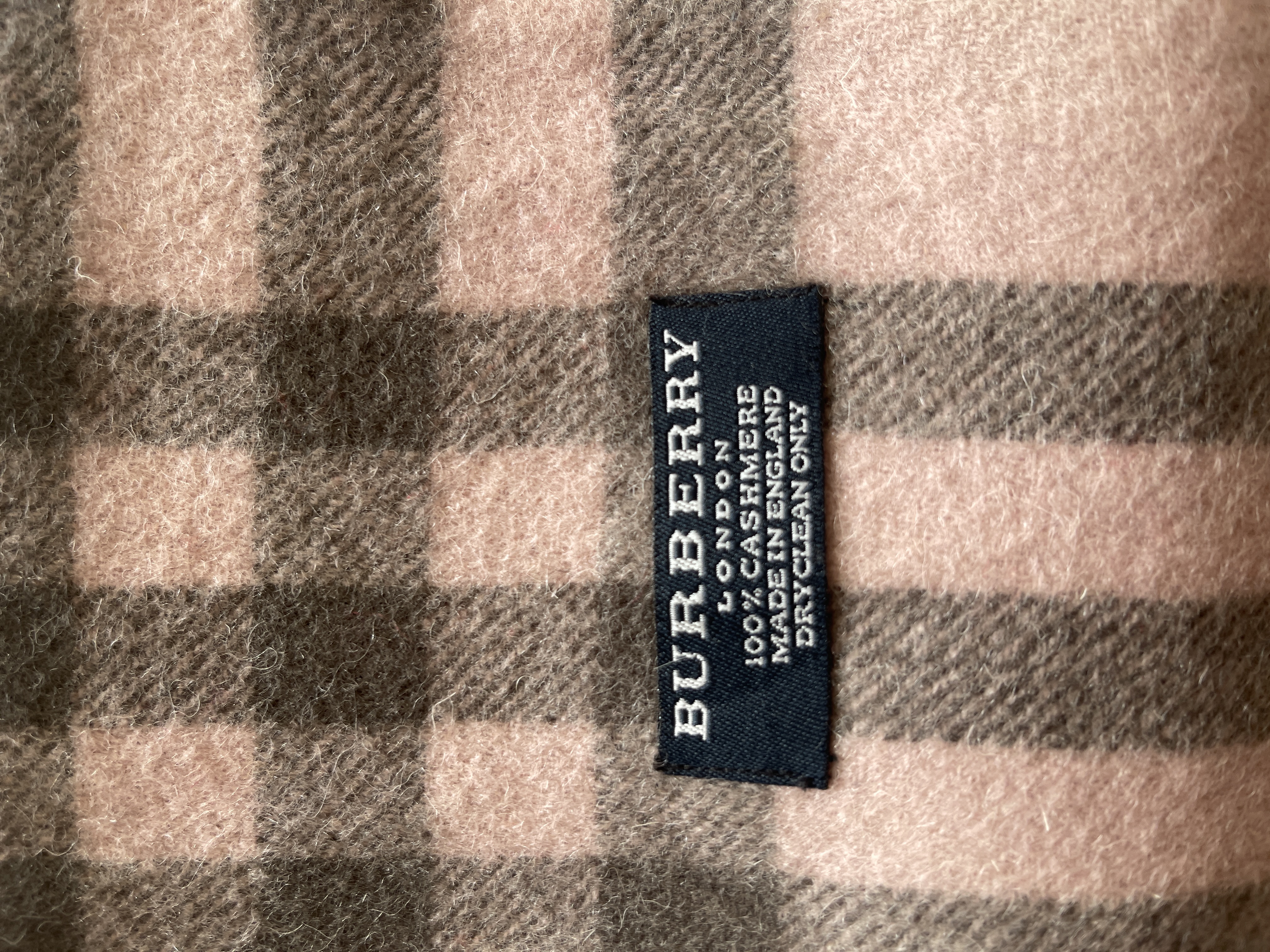 Burberry London Vintage Schal – Rosa kariert, 100 % Kaschmir – Foto 3