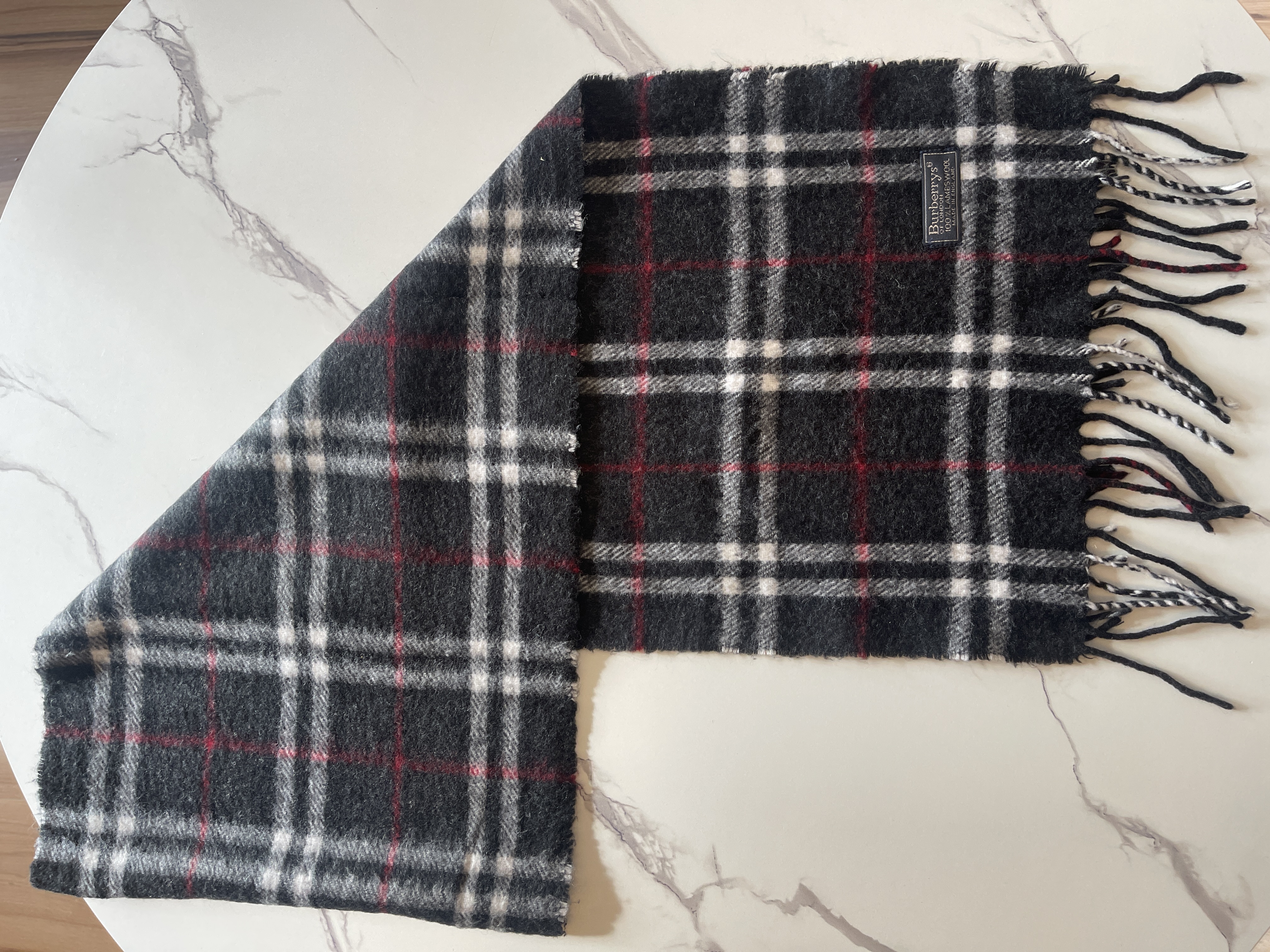 Burberrys of London Vintage Schal – Schwarz kariert, Lammwolle – Foto 2