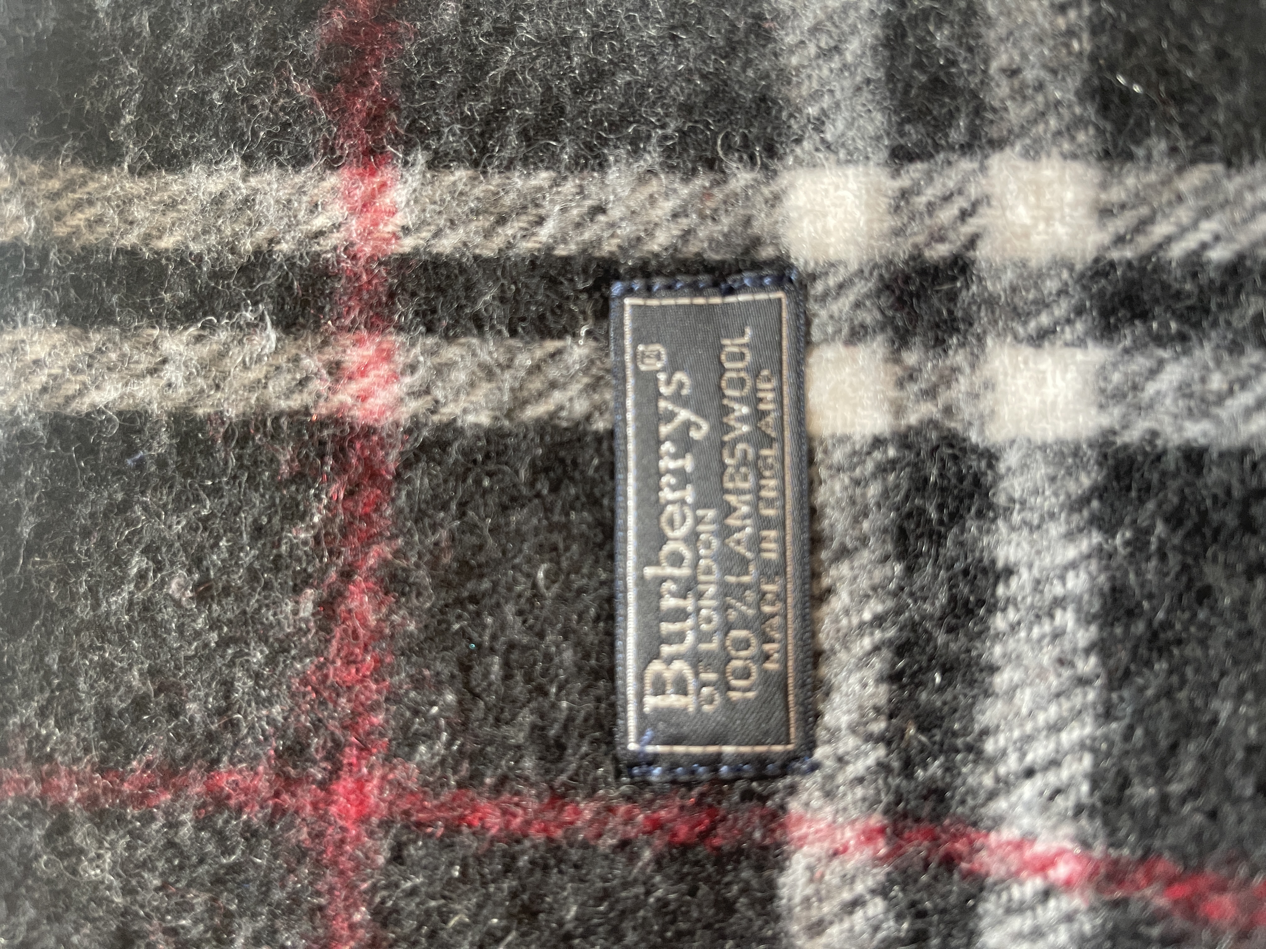 Burberrys of London Vintage Schal – Schwarz kariert, Lammwolle – Foto 3